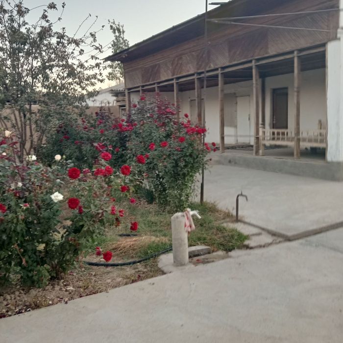 •Продается участок× 6•сотих  5 комнат