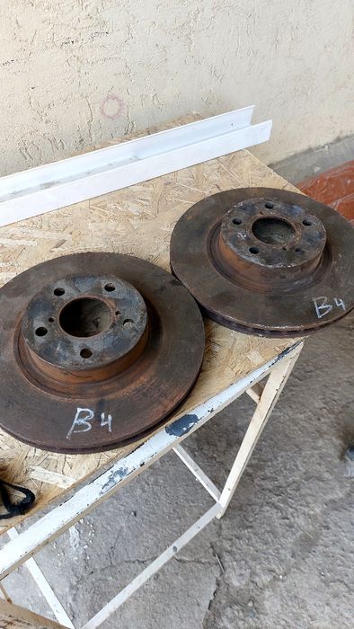 Тормозные диски  на субару в4