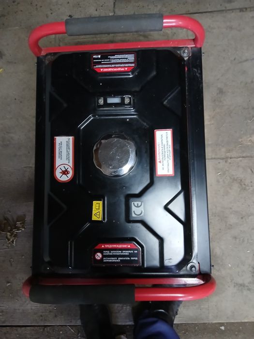 Продам бензиновый генератор