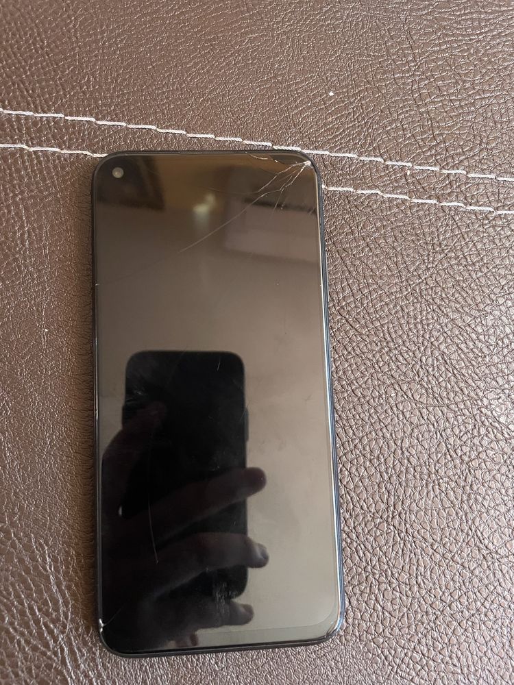 Продавам Huawei p40 lite