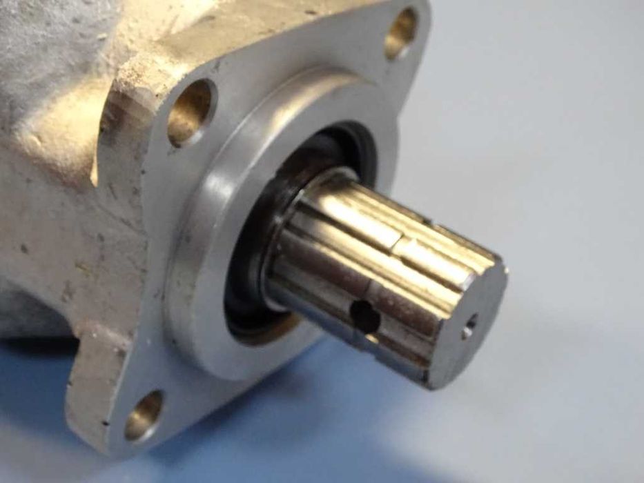 Хидравлична помпа 6-бутална аксиална UMP81.65704 PM-00 265/1X