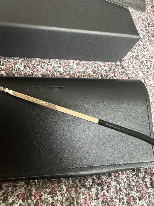 Чисто нови слънчеви очила Saint Laurent