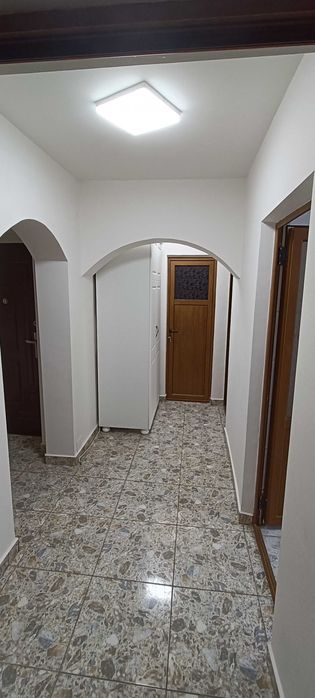 Vând apartament cu doua camere