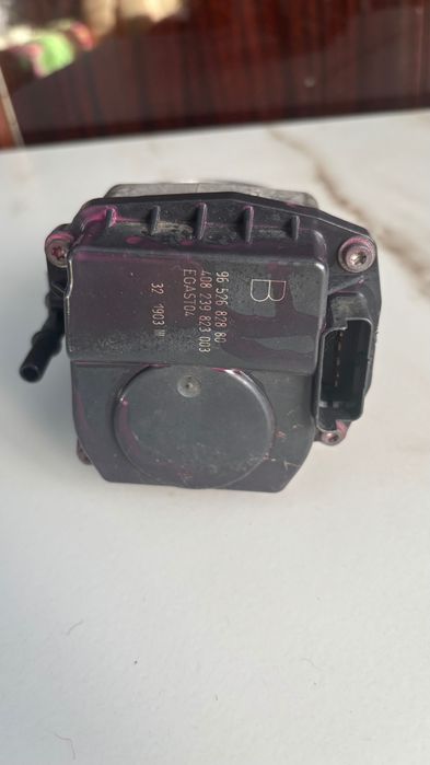 Vand clapeta accelerație Peugeot 307cc 2.0 benzina