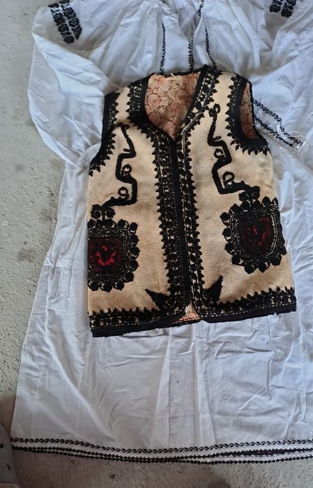 Costum popular vechi
