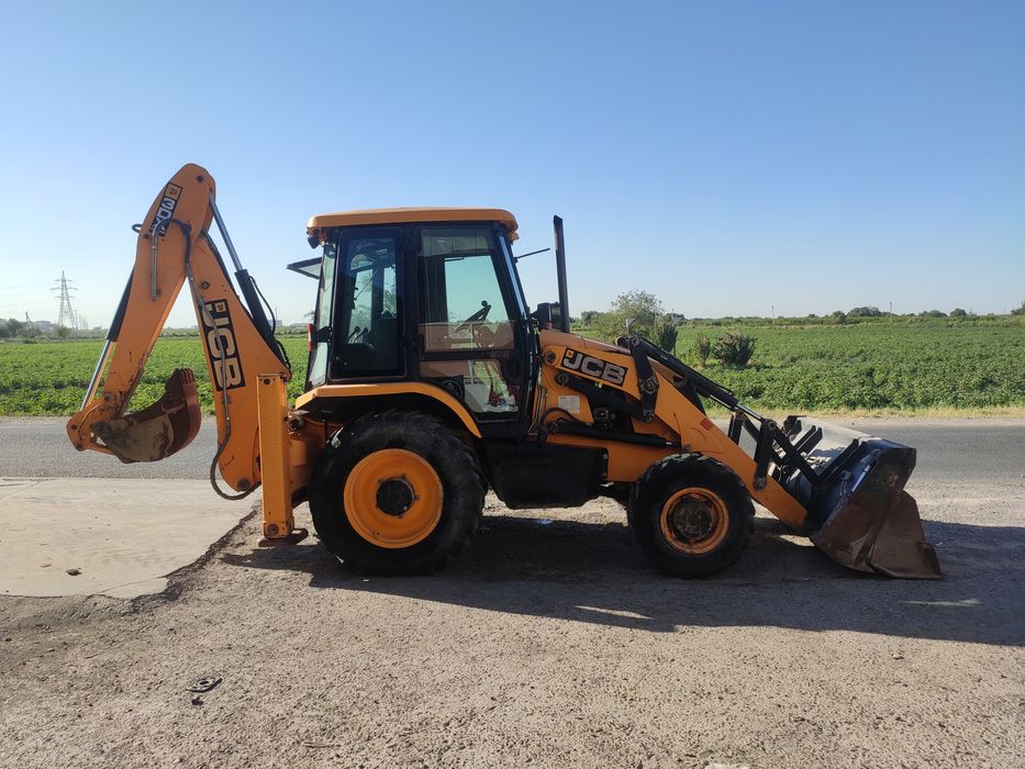 Экскаватор погрузчик JCB