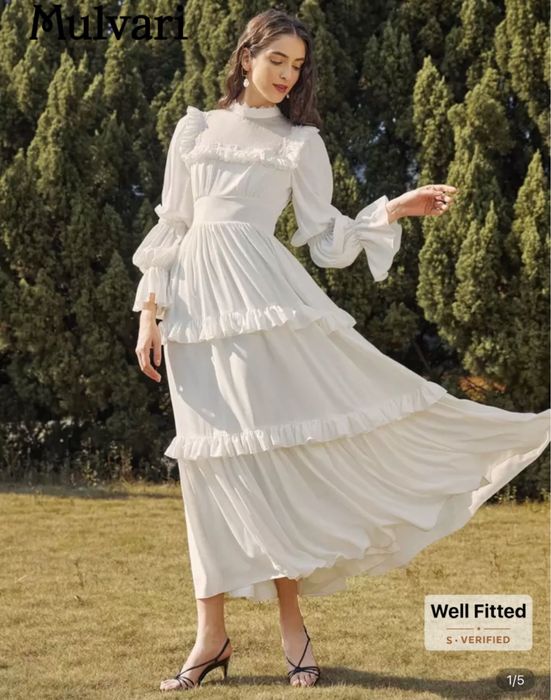 Бяла официална рокля