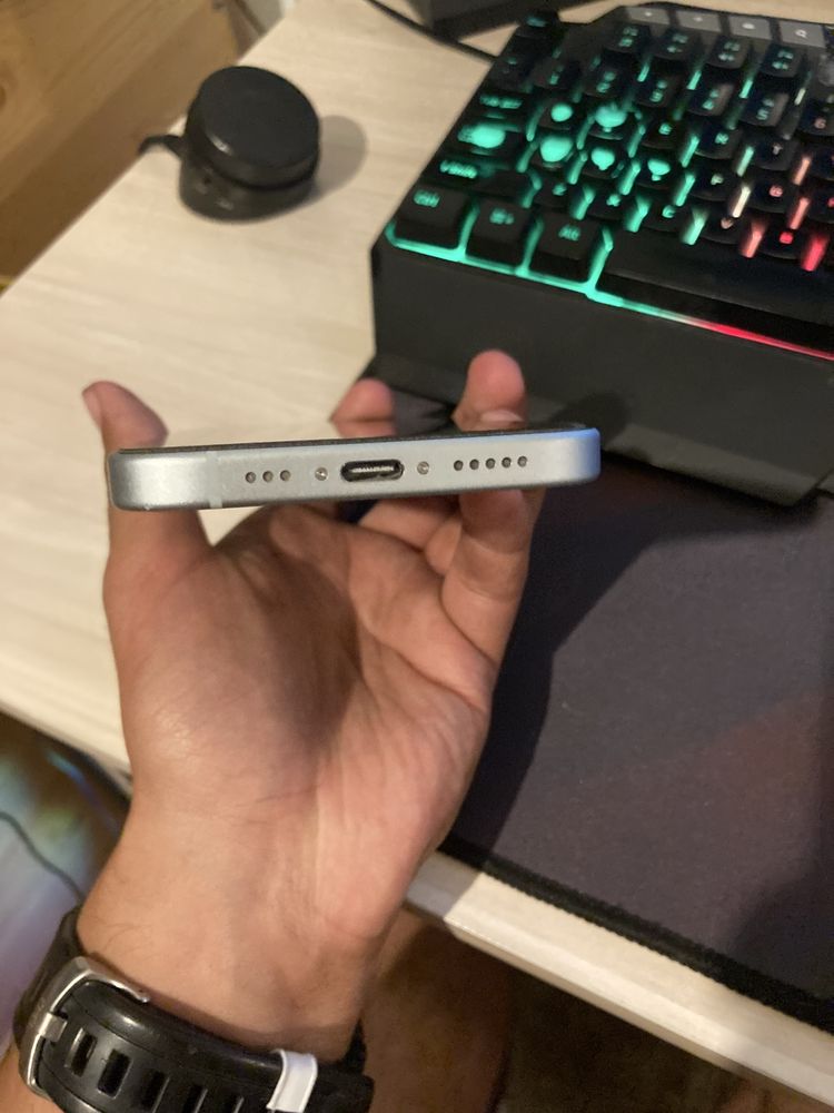 Iphone 15 128 с гаранция от виваком