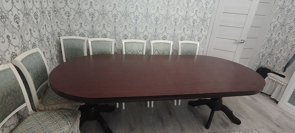 Продается  стол.