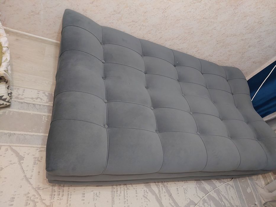 Диввн новый. В отличном состоянии.