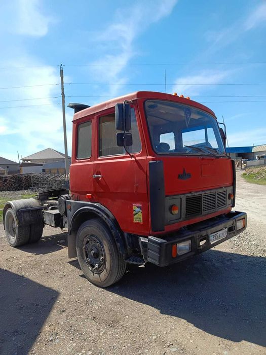 Седельный тягач Маз. На ходу. Торг уместен. Или меняю на Камаз с допла