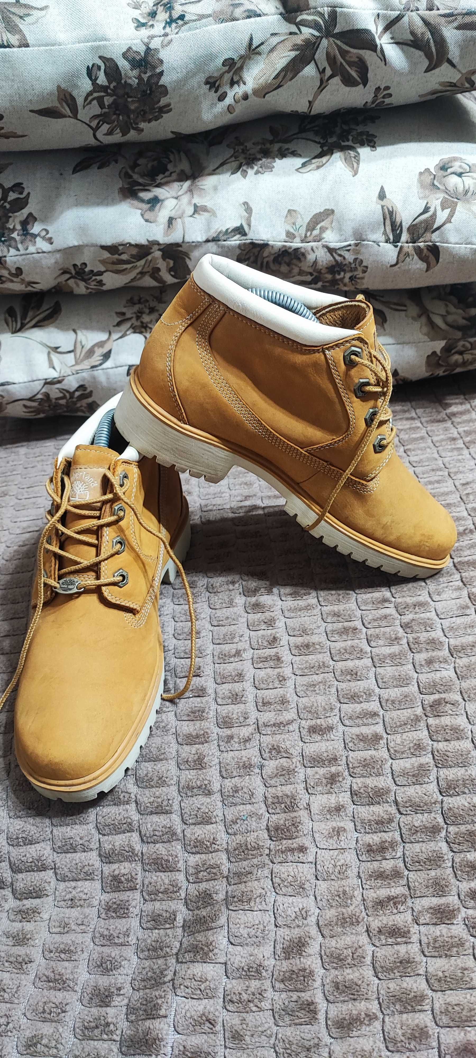 Bocanci timberland Nr 40.5