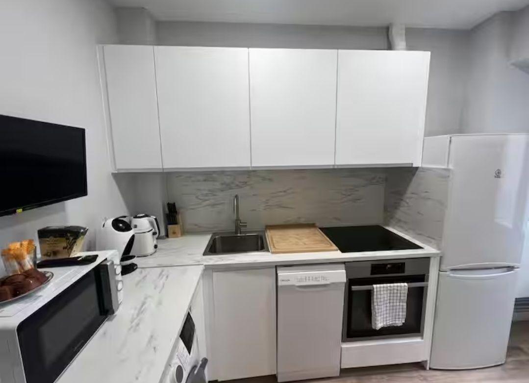 Închiriez apartament