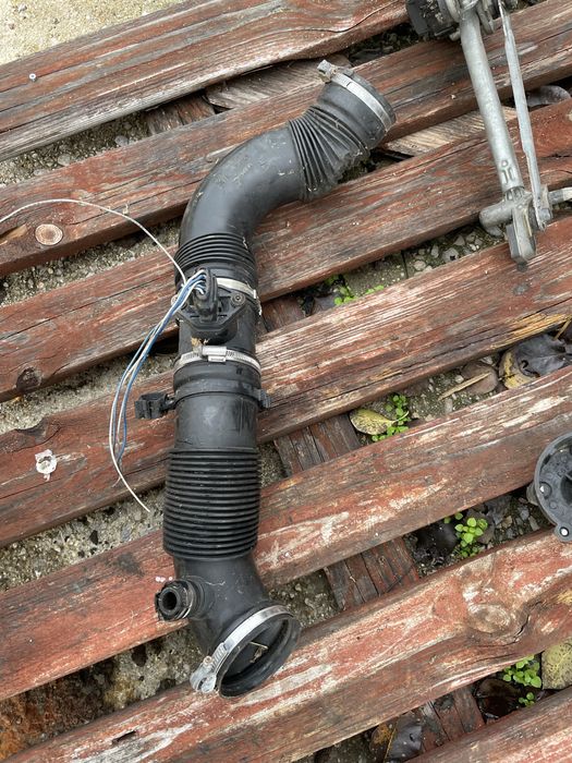 Дебитомер с тръби за Алфа Ромео 147 1.6