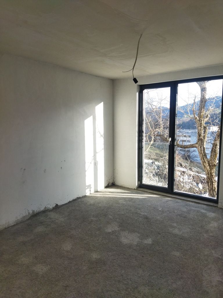 Продава се Тристаен апартамент в Смолян, Невястата - 112 кв.м за 1275 €/кв.м - Снимка #2