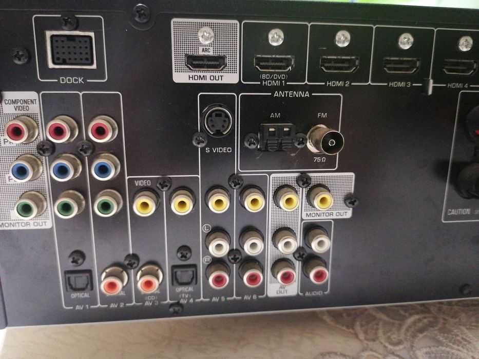 Yamaha-natural sound AV receiver