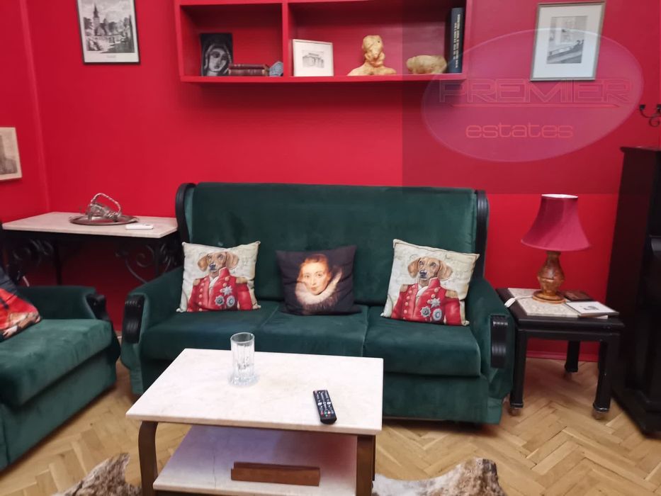 Дава се под наем Двустаен апартамент в Пловдив, Център - 120 кв.м за 400 € - Снимка #1