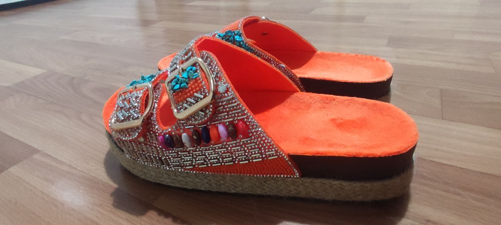 Дамски чехли с камъни