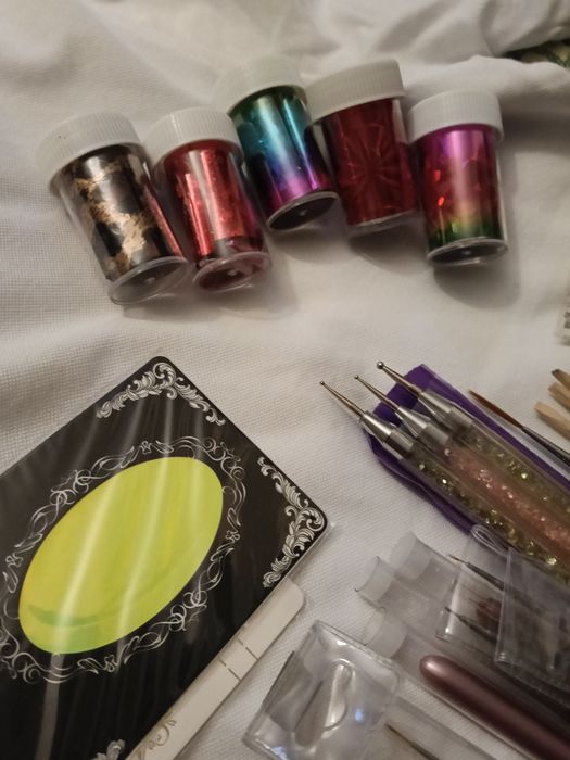 Продам атрибуты для ногтей