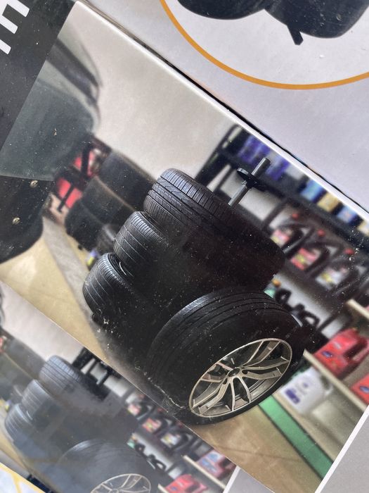 Стойка за джанти и гуми