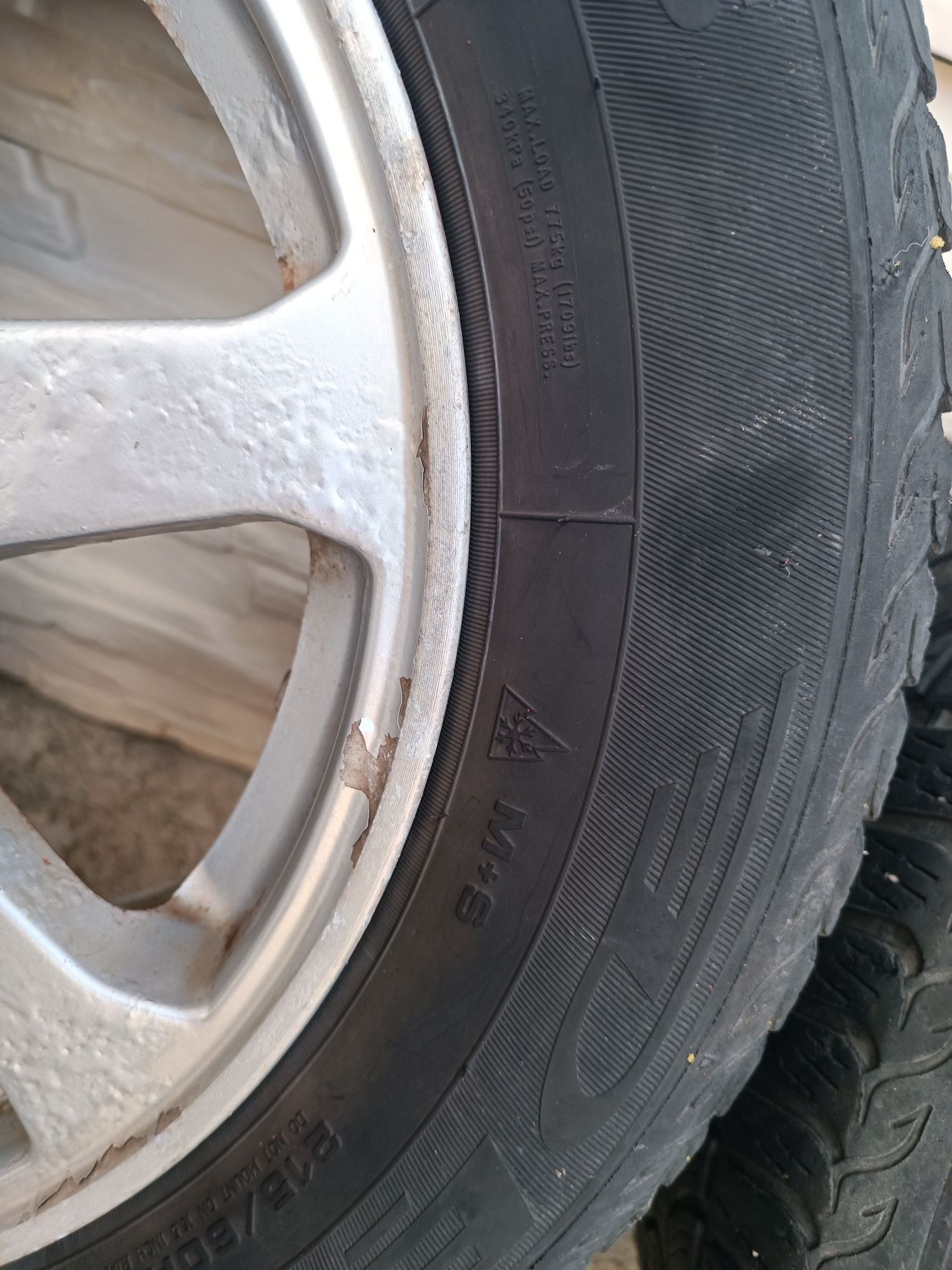 Джанти с гуми Debica 215/60/16 M+S