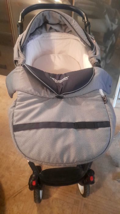 Бебешка количка с два коша