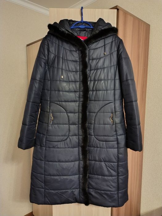 Продам женскую куртку.