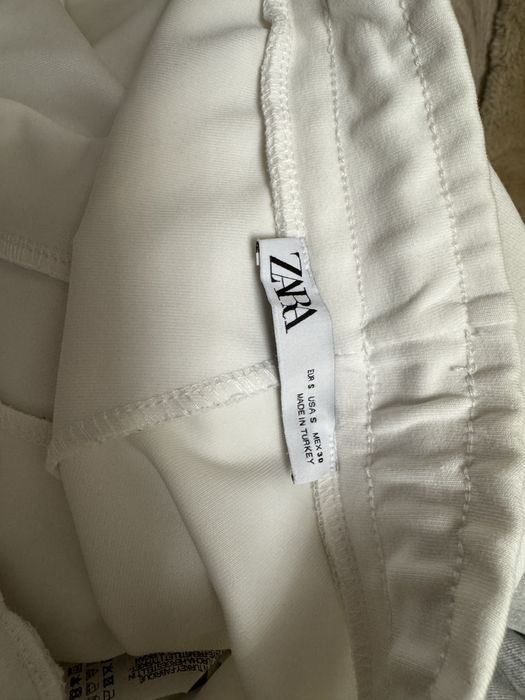 Pantaloni zara marimea s