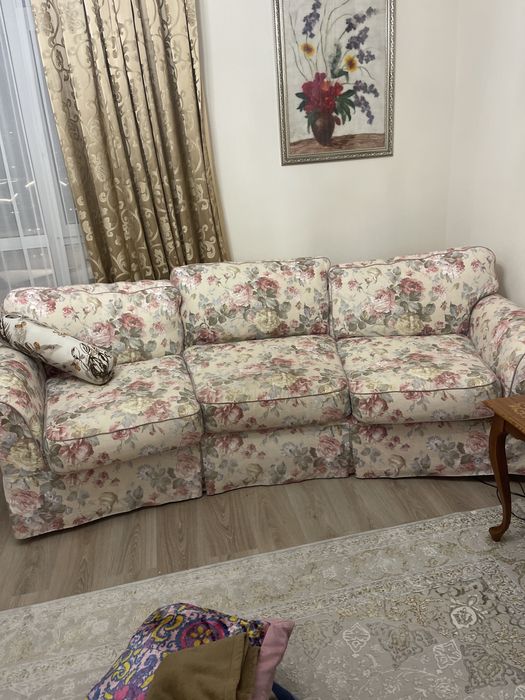 Мягкий диван для гостинной