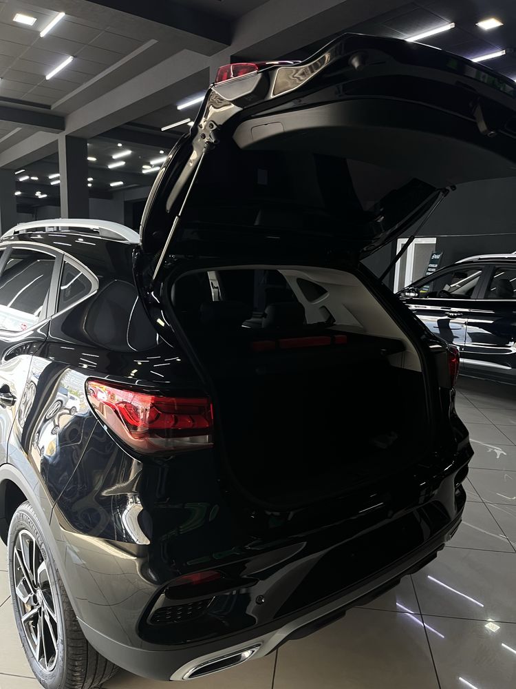 MG ZS компактный крассовер