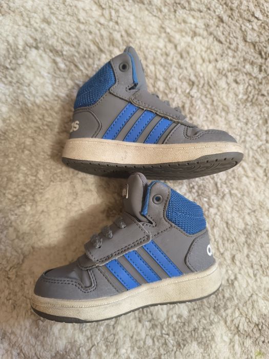 adidas Маратонки HOOPS MID 2.0