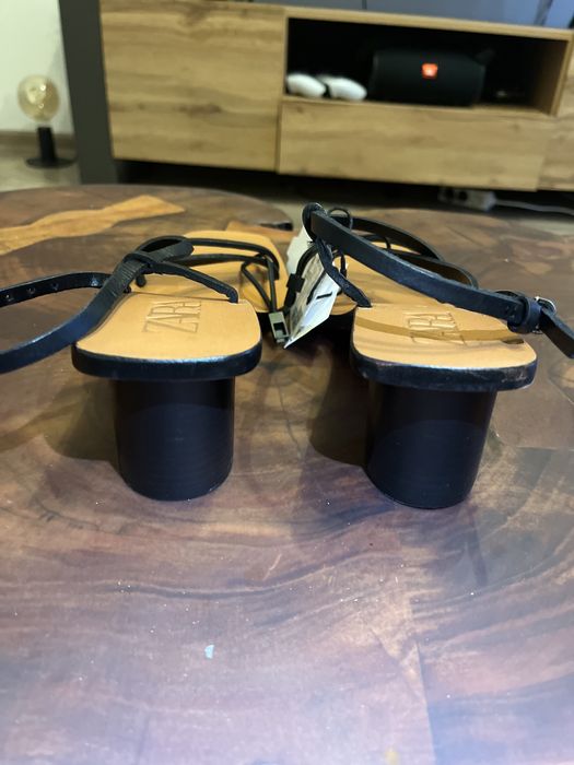 Sandale Zara de piele