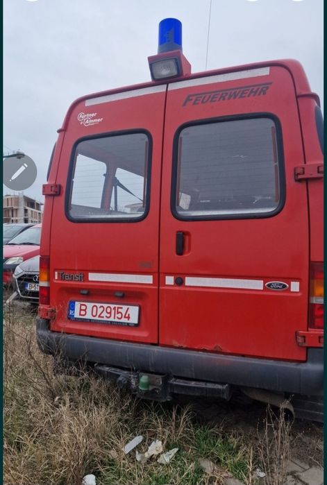 masina pompieri Ford varianta lung 8 locuri 650
Diesel 2496 cm3 
An fa
