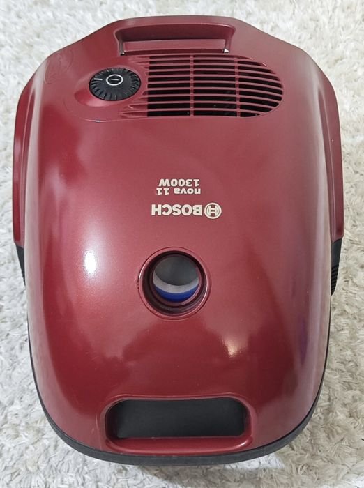 Vând aspirator cu sac Bosch Nova 11