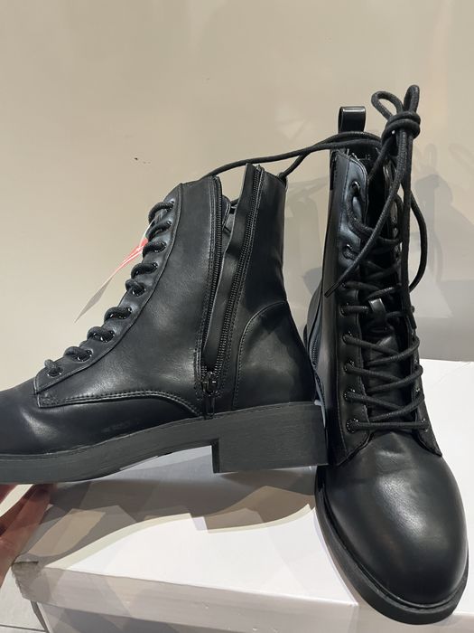 Дамски боти тип кубинка NLY shoes номер 41