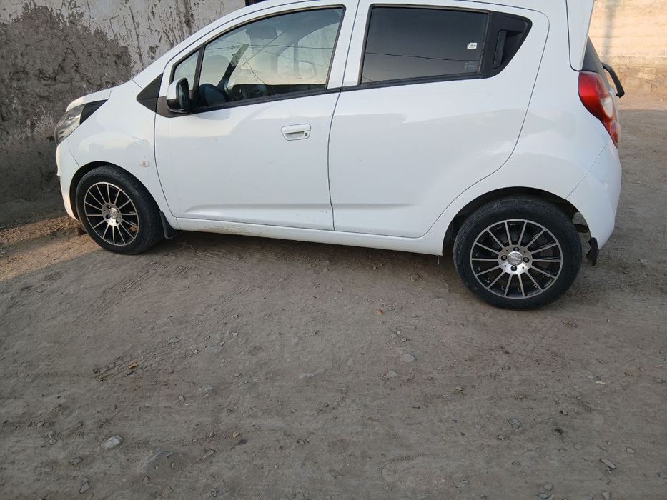 Spark diska sotiladi