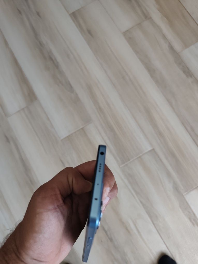 Продавам Xiaomi Redmi Note 12 Pro+ – 8GB RAM / 256GB ROM – Sky Blue