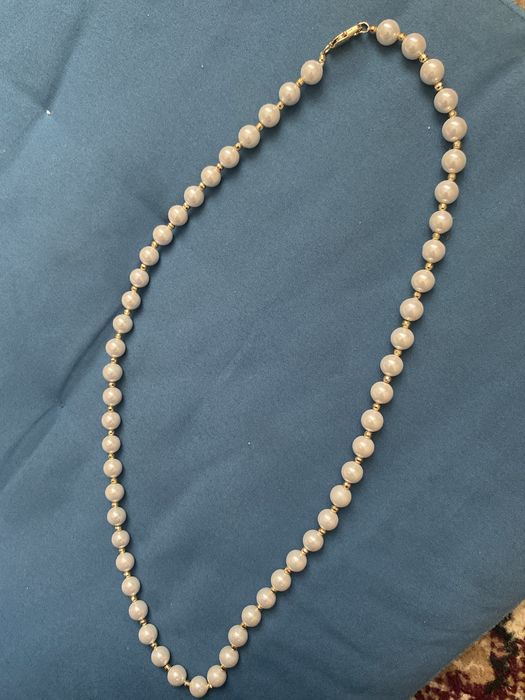 жемчук с золотыми бусинами