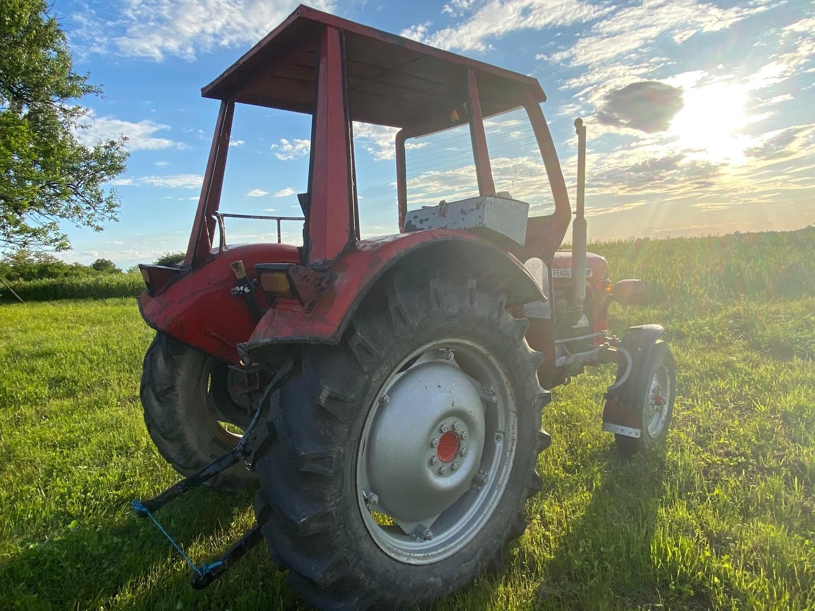 Vand tractor Massey Ferguson