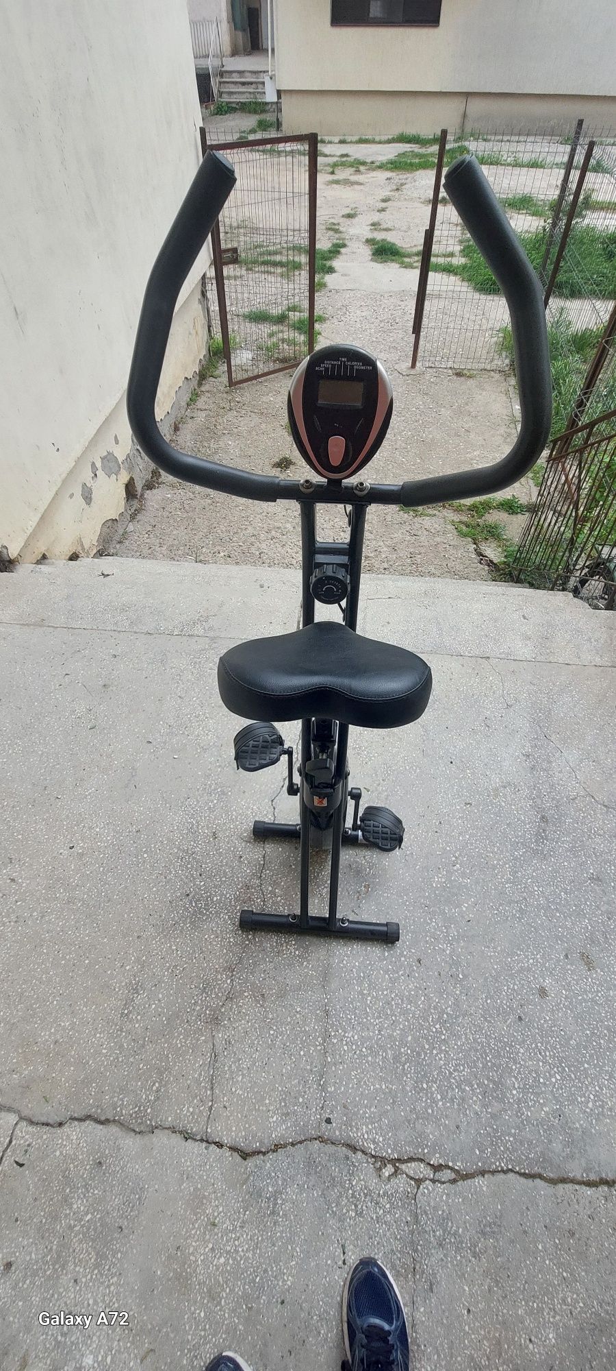 Vând bicicletă medicinală nouă