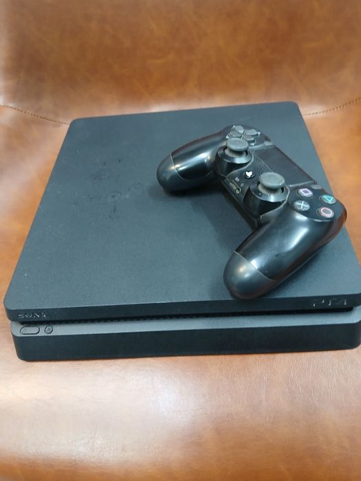 Ps4 slim, o maneta