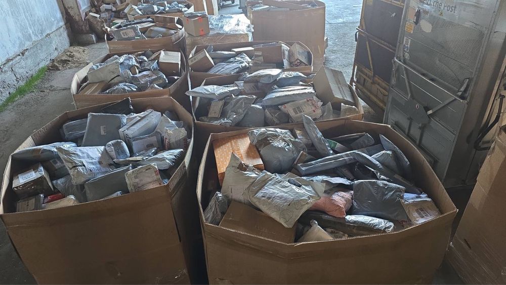 Палети с дребна стока от куриерите от европа пощенски пратки