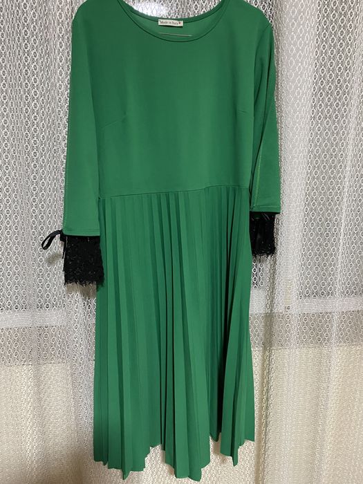 Rochie verde cu mâneci din dantela marimea M -L