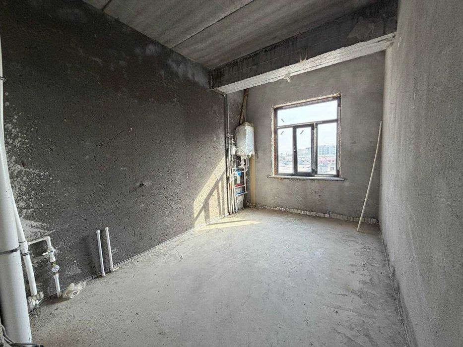 Продаётся 3х комн квартира на 4 этаже Ор-р  Файзобод мечеть