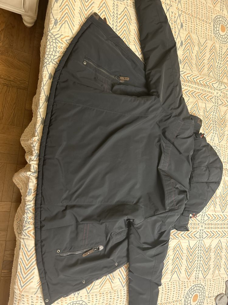 Продам мужскую зимнюю куртку рамер 58 б/у
