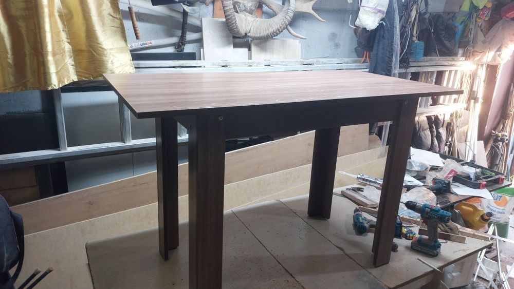 Стол  кухонный стандартный