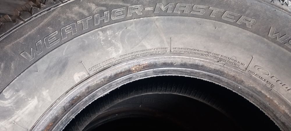 Зимни гуми 245/70 R16 4 броя Cooper 5mm.
