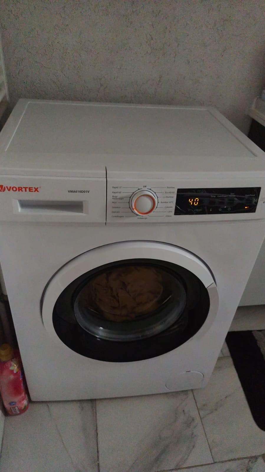 Închiriez Apartament 9 mai bloc nou