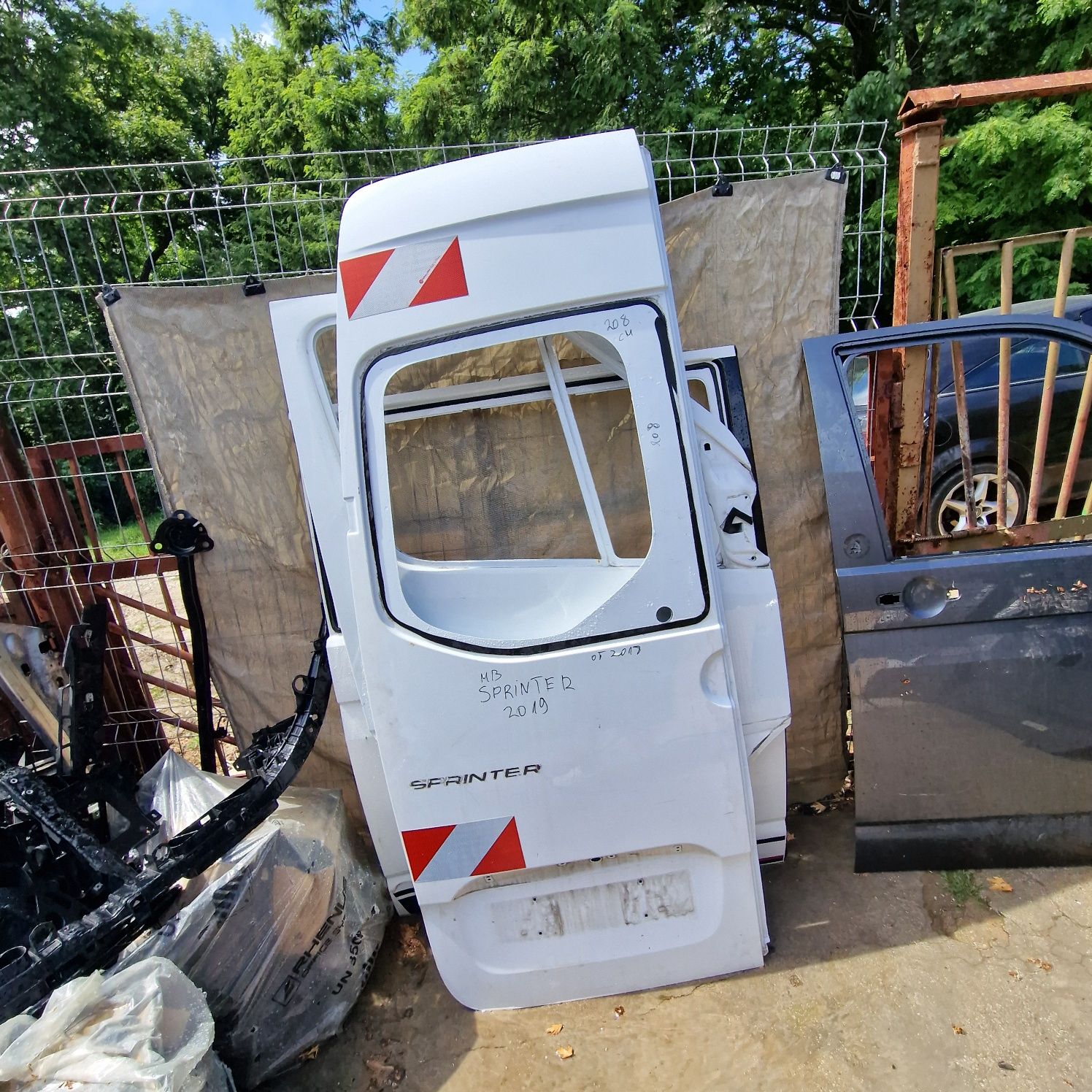 Mercedes Benz Sprinter 2019 задна лява врата