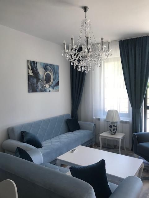 Дава се под наем Тристаен апартамент в София, Хладилника - 150 кв.м за 1300 € - Снимка #2